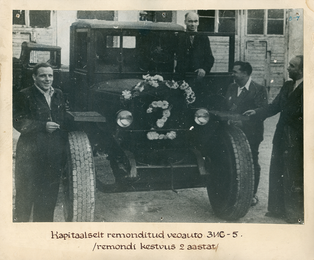 Legendi järgi kulus esimese tehasesse toodud veoauto ZiS-5 remontimiseks varuosade puudumise tõttu paar aastat. Foto: TARKT arhiiv